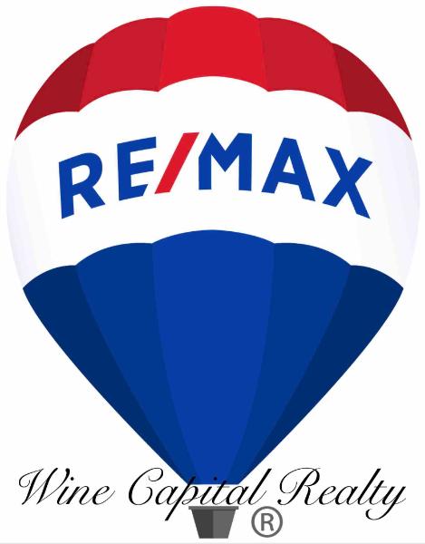 RE/MAX WINE CAPITAL REALTY Logo