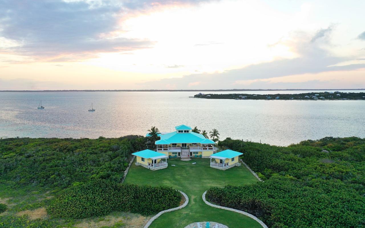 Wenches View, Tilloo Cay - Xposure