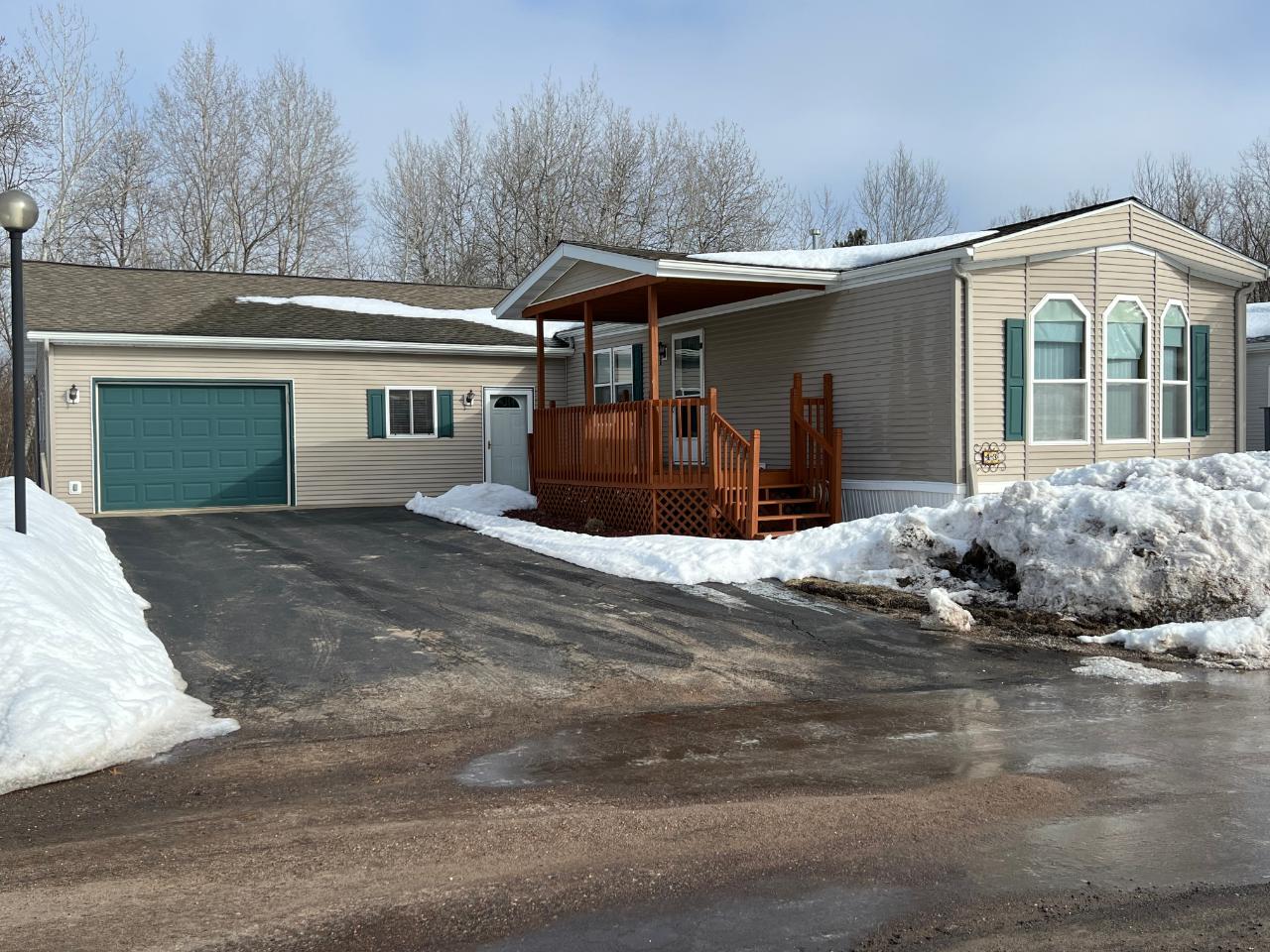 43 Edgewater Ct Xposure