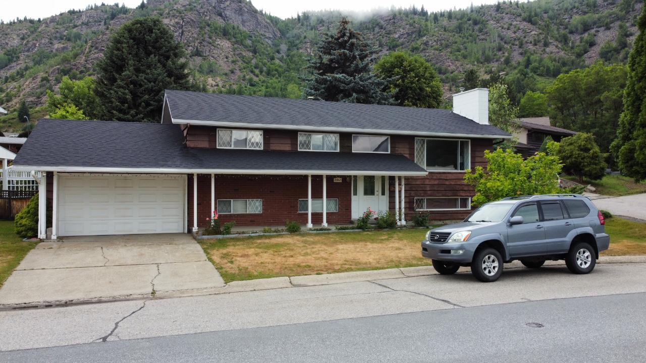 3941 Carnation Drive Century 21 Kootenay Homes Inc.
