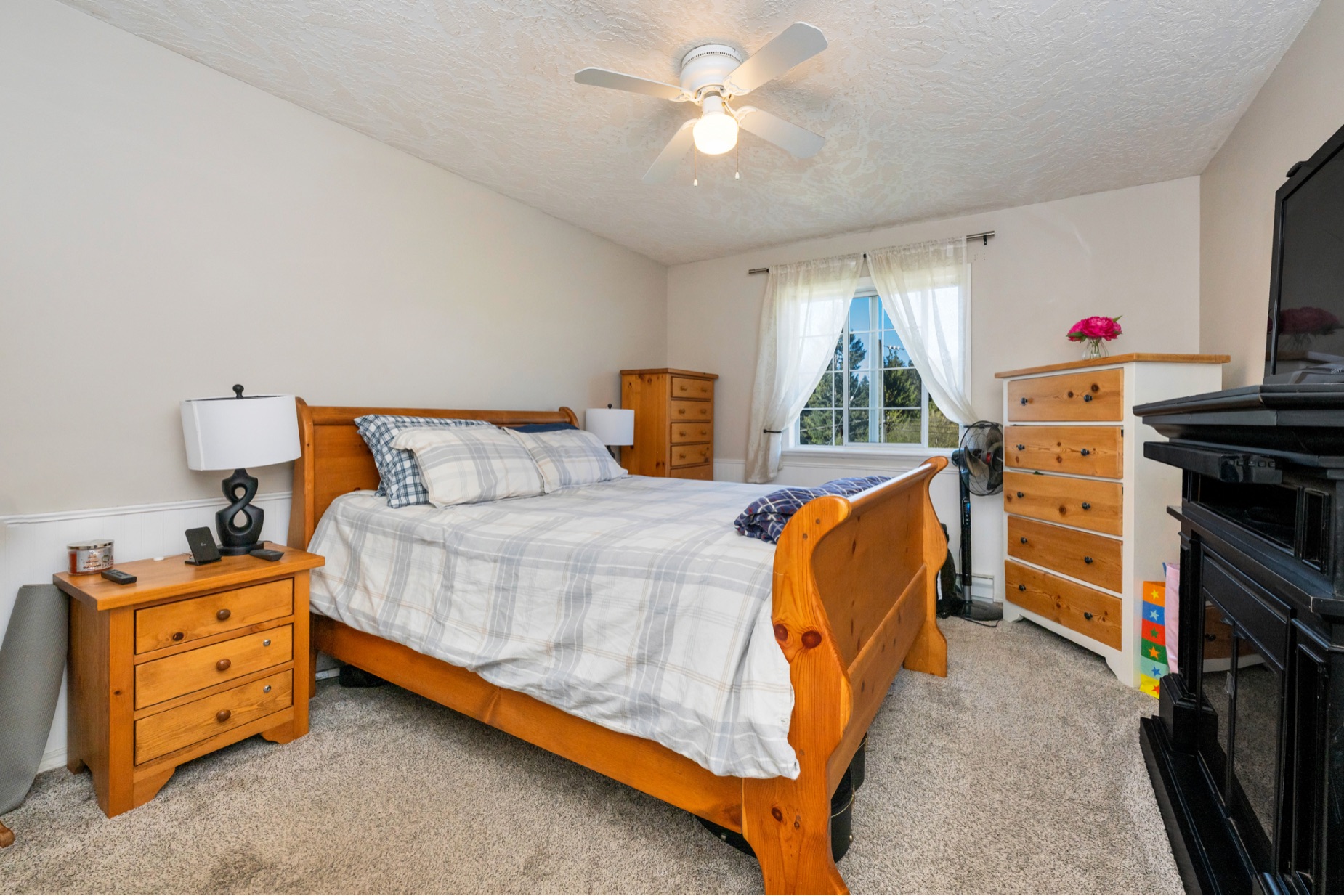 2547 Davidson Rd - Pemberton Holmes