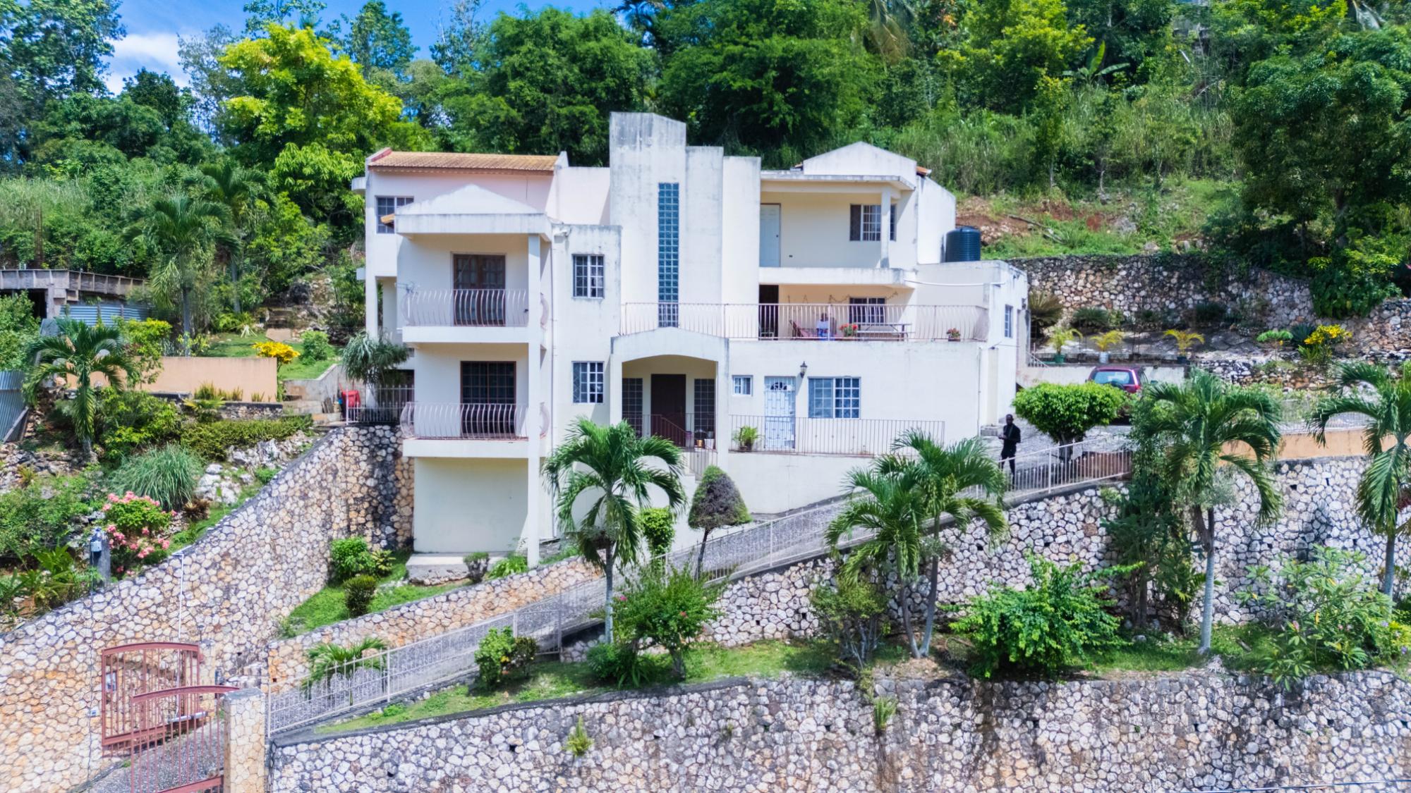 13 Mount Royal Close,