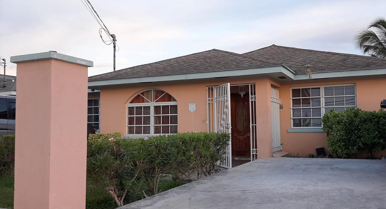 Sir Lynden Pindling Home Xposure