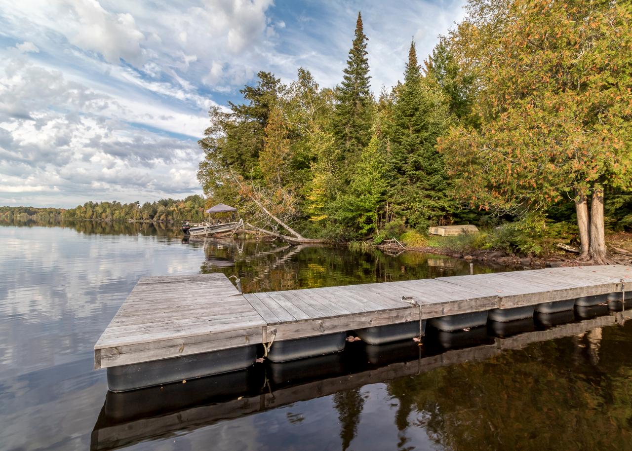 7601 Armour Lake Rd E Redman Realty Group