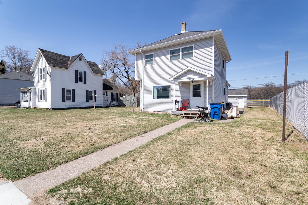 108 3rd St W Xposure