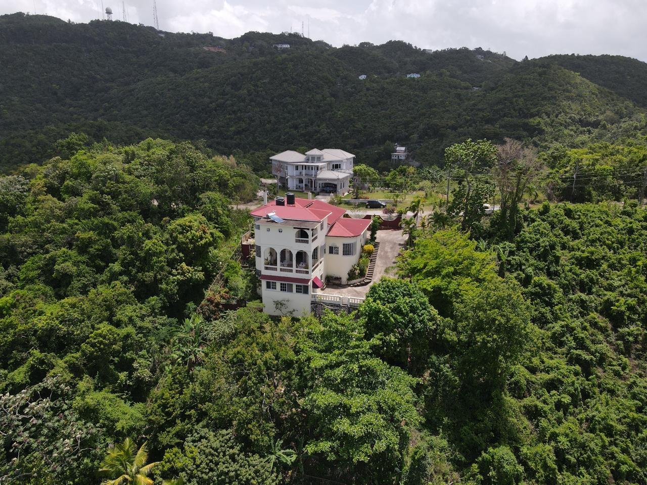 12 Woodland Circle