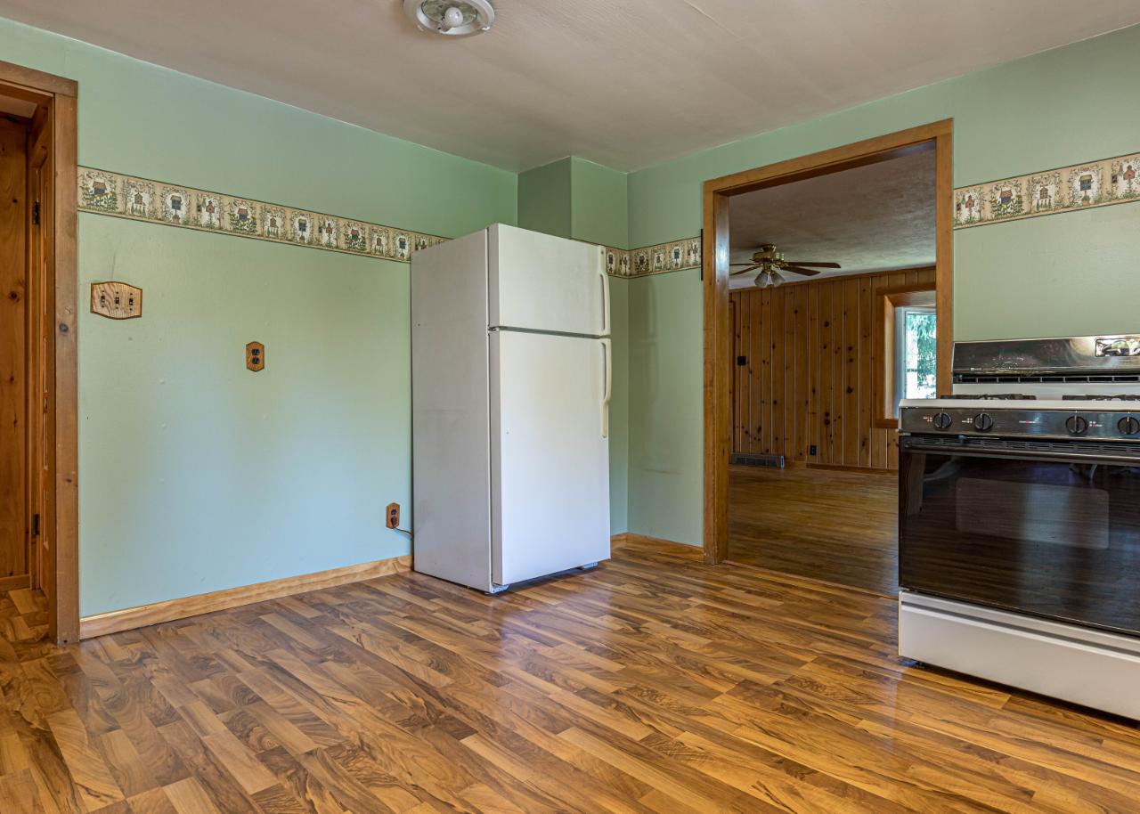 9733 Country Ln Redman Realty Group