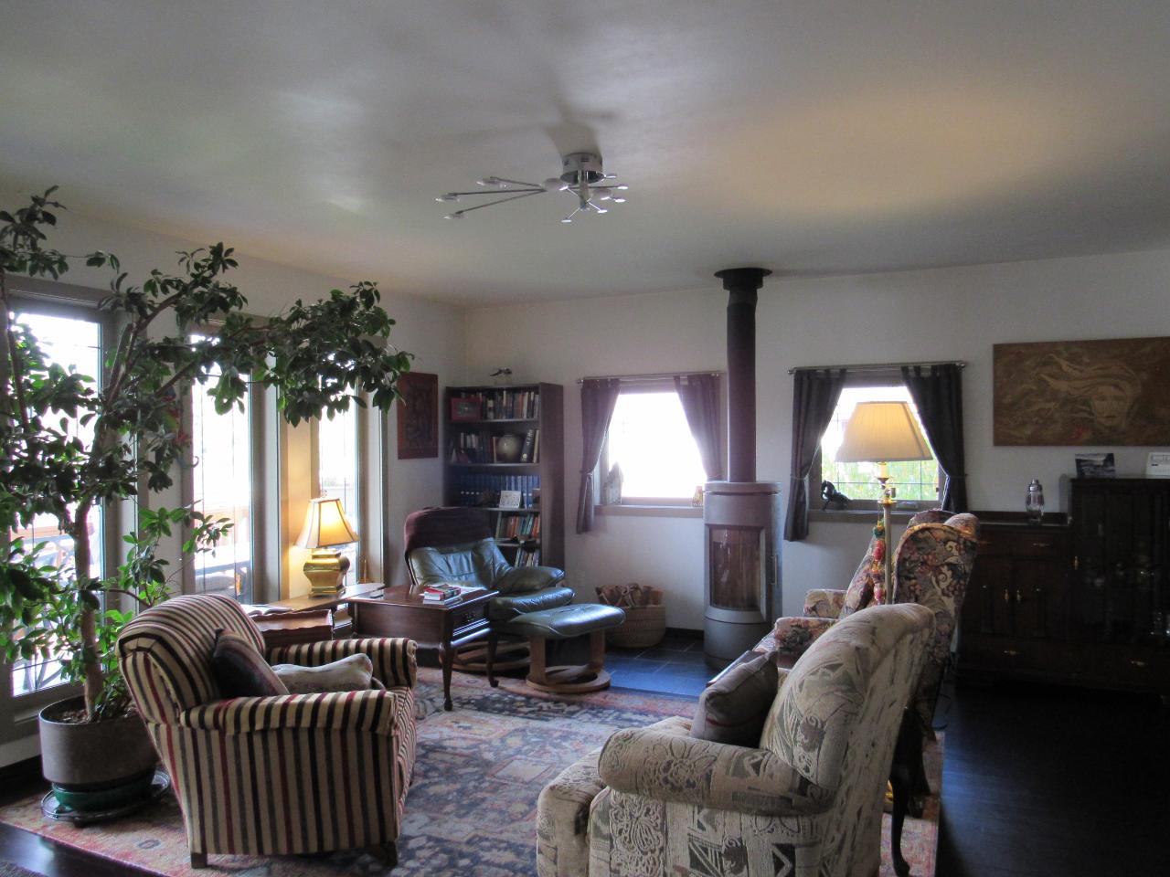 1529 Ainsworth Avenue Xposure