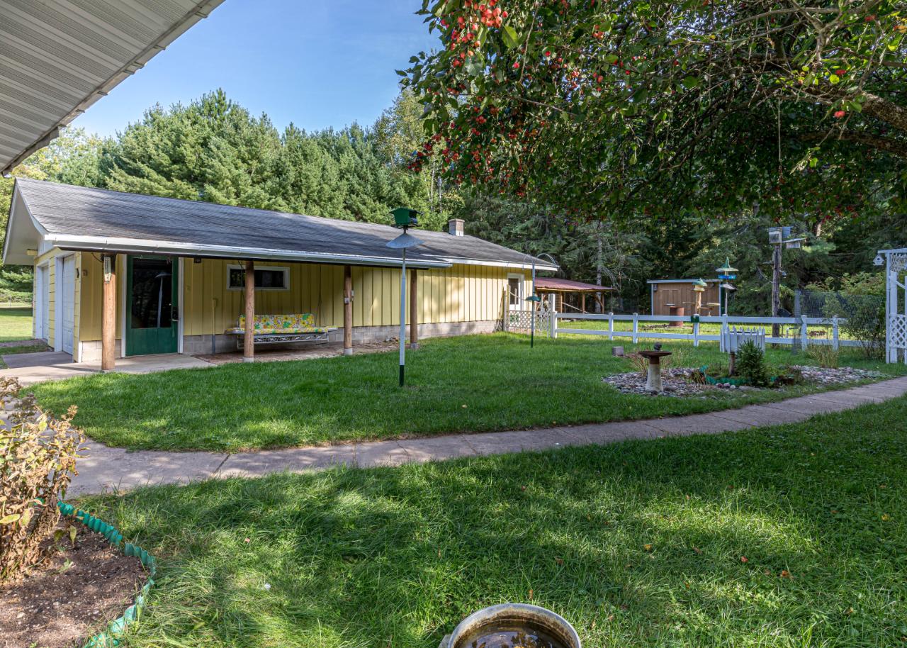 9733 Country Ln Redman Realty Group