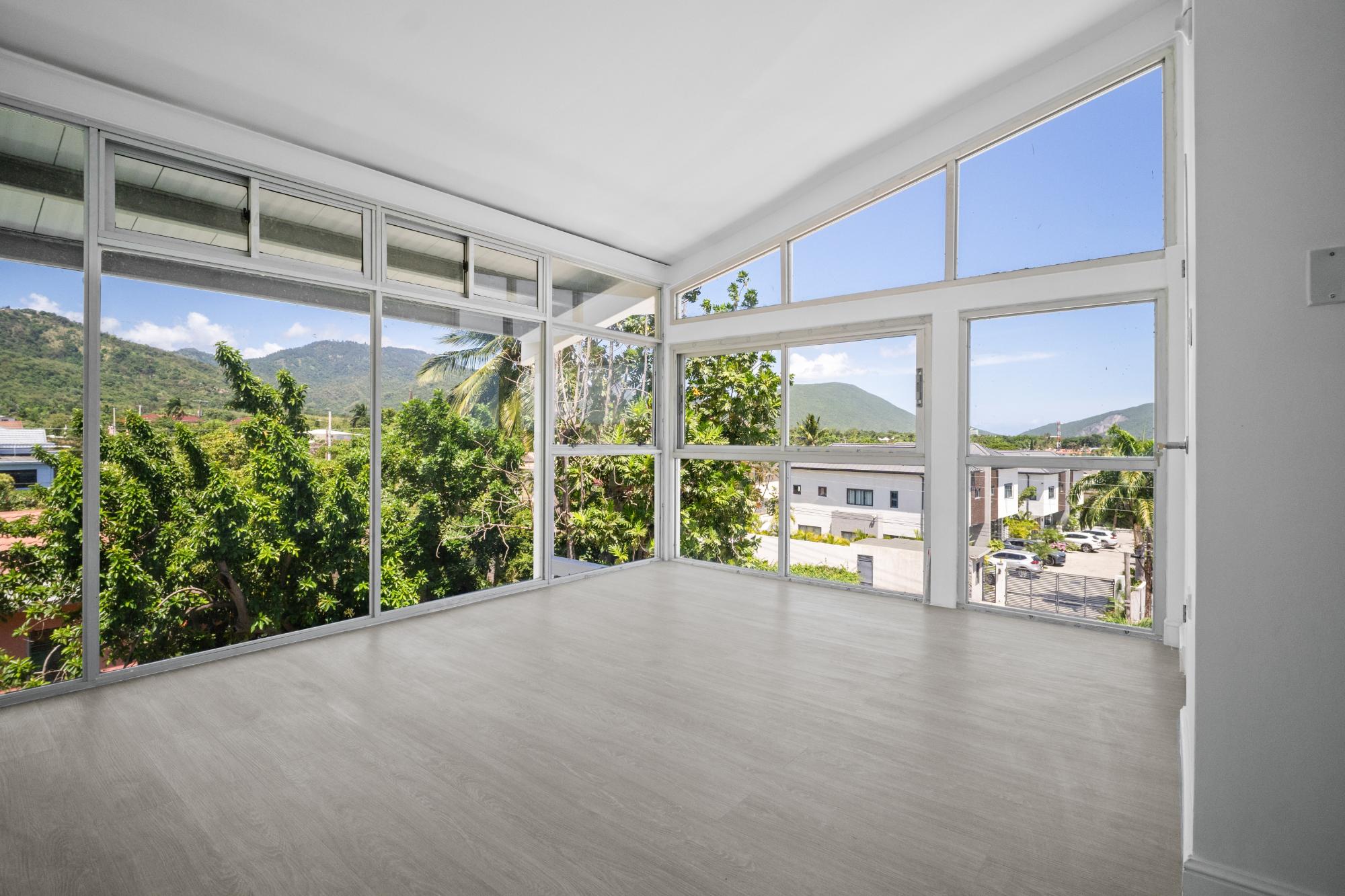 32 Charlemont Drive Kingston