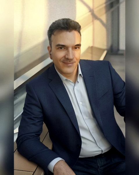 Alejandro Calad Agent Photo
