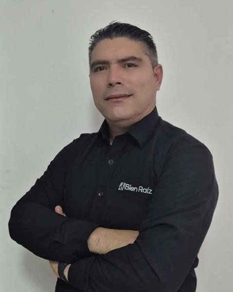 Yan Milton Corrales Arteaga Agent Photo