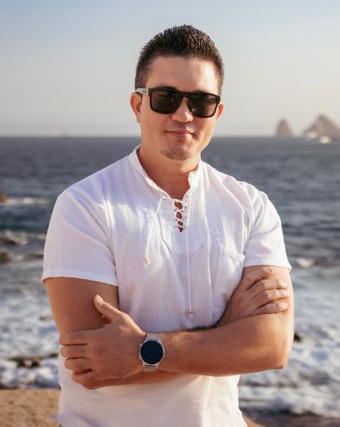 Carlos Medina Agent Photo