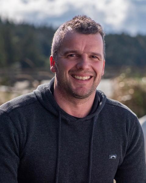 Gareth Jones Agent Photo