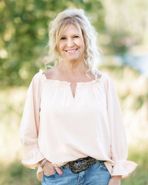 Brenda Schmidt Agent Photo