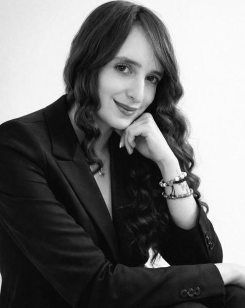 Elizabeth Vera Becerra Agent Photo