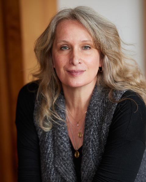 Tanya Stewart Agent Photo