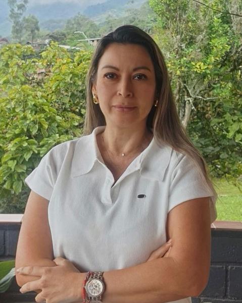 Elena Alzate Agent Photo