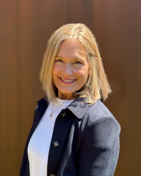 Eileen Harper Agent Photo
