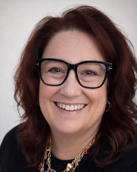 Tracy Moffett Agent Photo