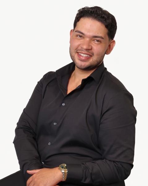 Carlos Vega Agent Photo