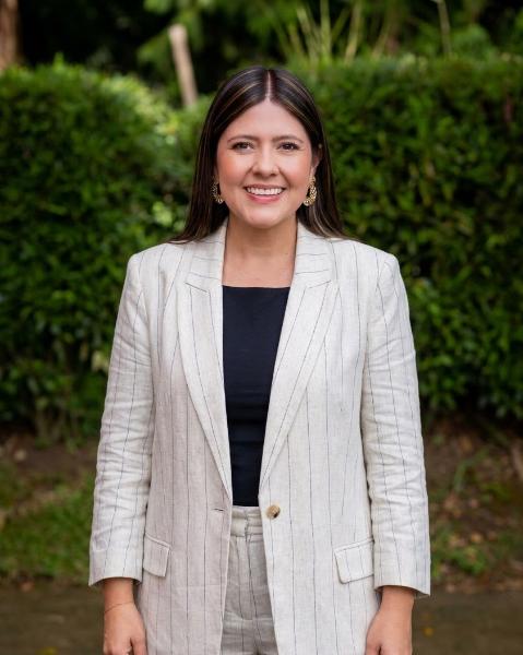 Isabel Gomez Agent Photo
