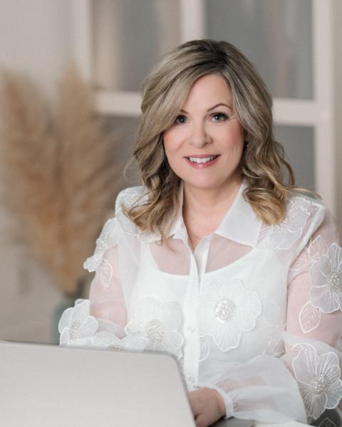 Casie Schellenberg Agent Photo
